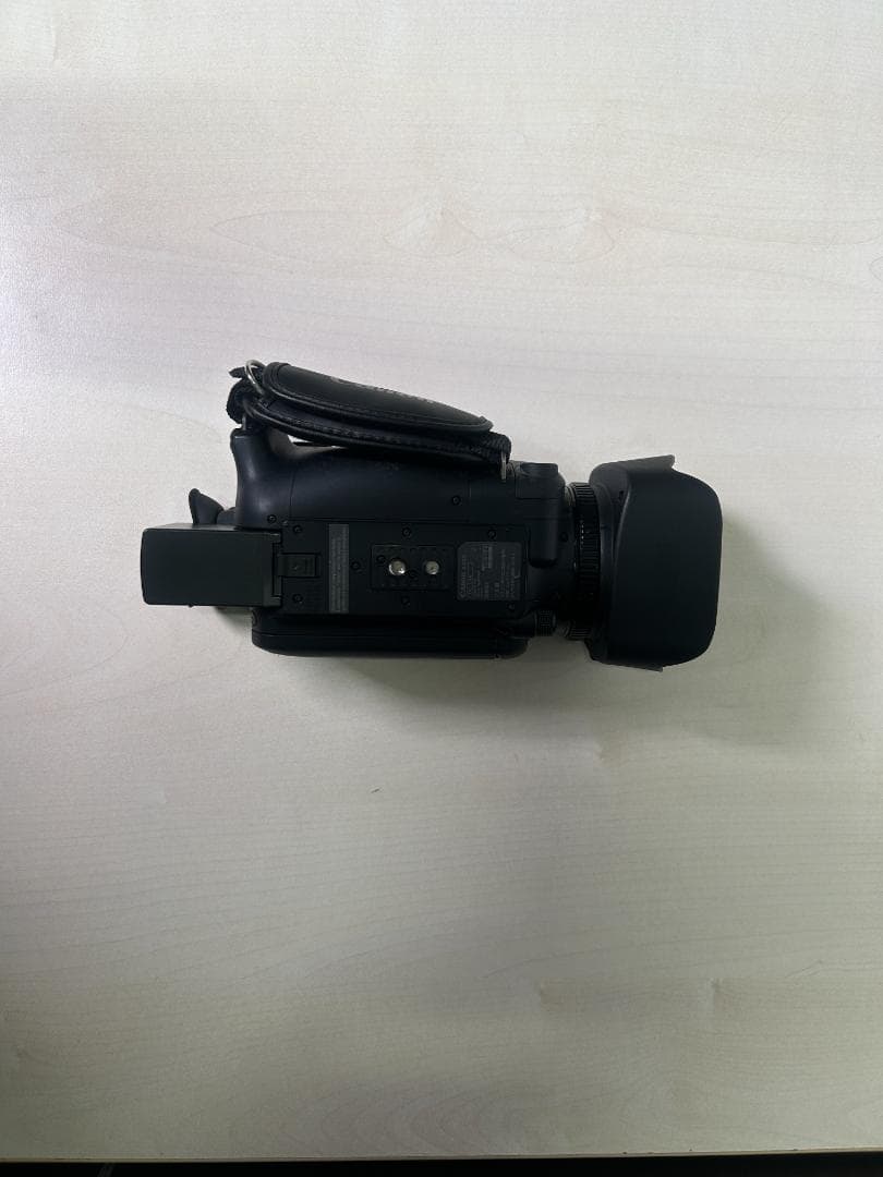 Canon XA25 業務用ビデオカメラ ハンドル,バッテリーチャージャー付き