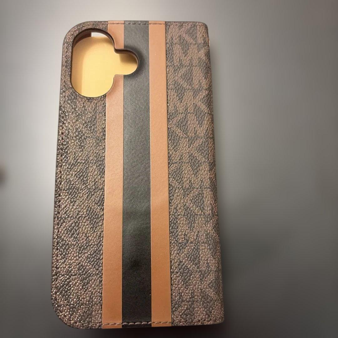 MICHAEL KORS 手帳型　iPhone17