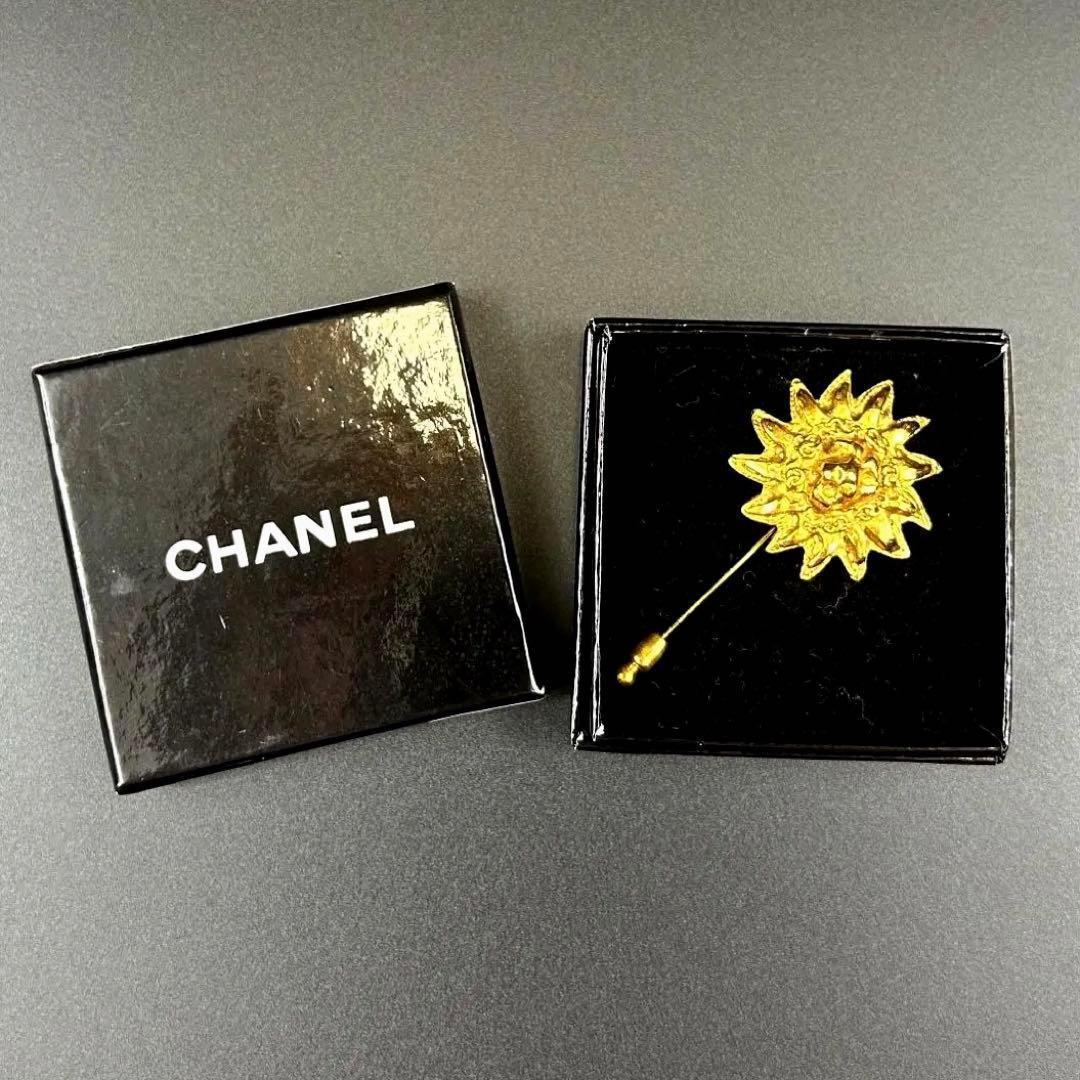 【シャネル】極美品　ライオン＆太陽モチーフ ピンブローチ　ゴールド　箱付き
