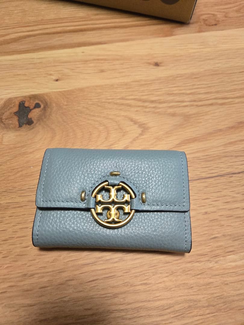 トリーバーチ　ミニウォレット　水色