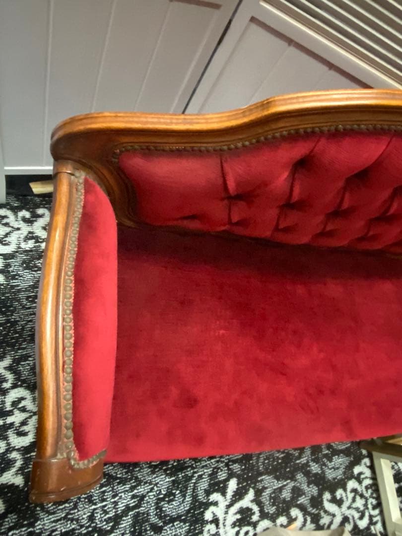 希少♦️猫脚♦️巻肘♦️彫刻♦️鋲打♦️チェスターフィールド アンティークソファ♦️美品♦️赤