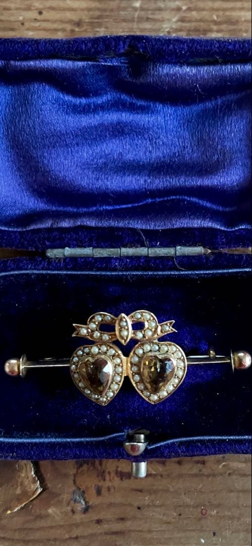 イギリスアンティーク　ダブルハート　ブローチ