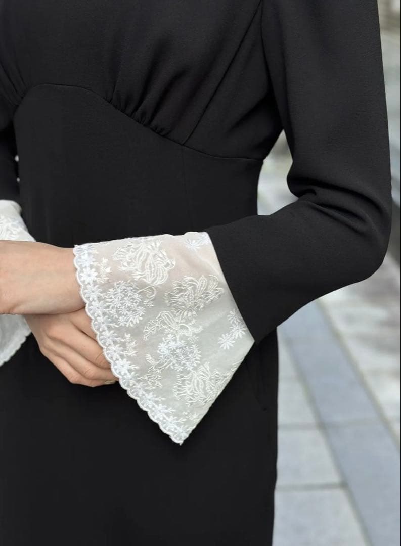 最終値下げMameKurogouchiシルクレースカフドレス 2024ss