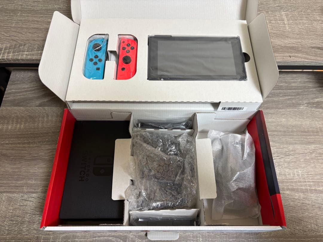 Nintendo Switch 本体＋ソフト2本＋周辺機器