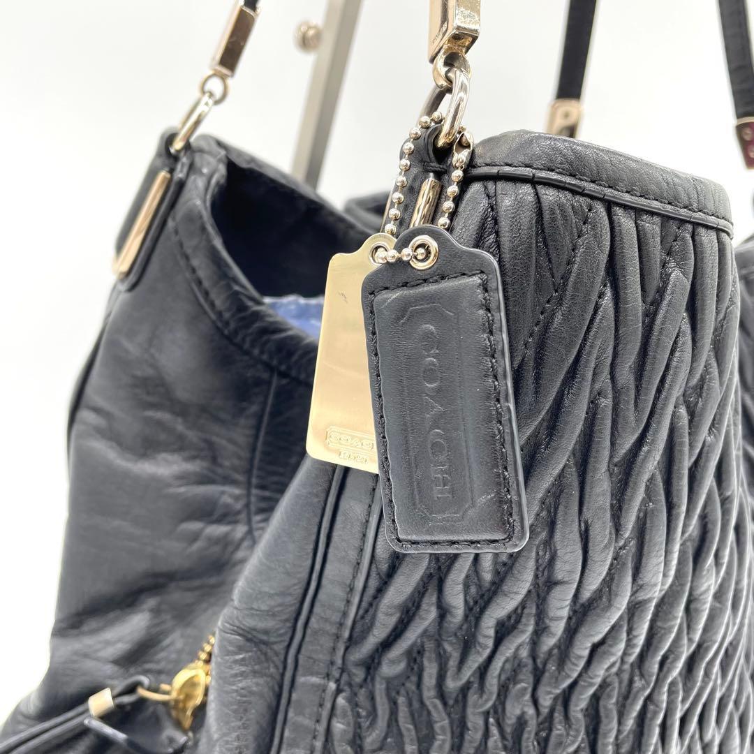 【極美品】コーチ　マディソン　ショルダーバッグ　キルティング　レザー　黒　A4可