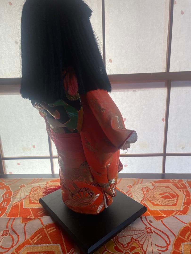 レトロ伝統的な可愛い女の子　市松人形 オレンジ着物 黒髪ガラスケース入り