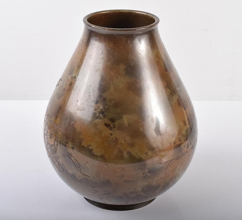 金工　省雲刻　古銅製　玉獅子雕　花瓶　M R3734