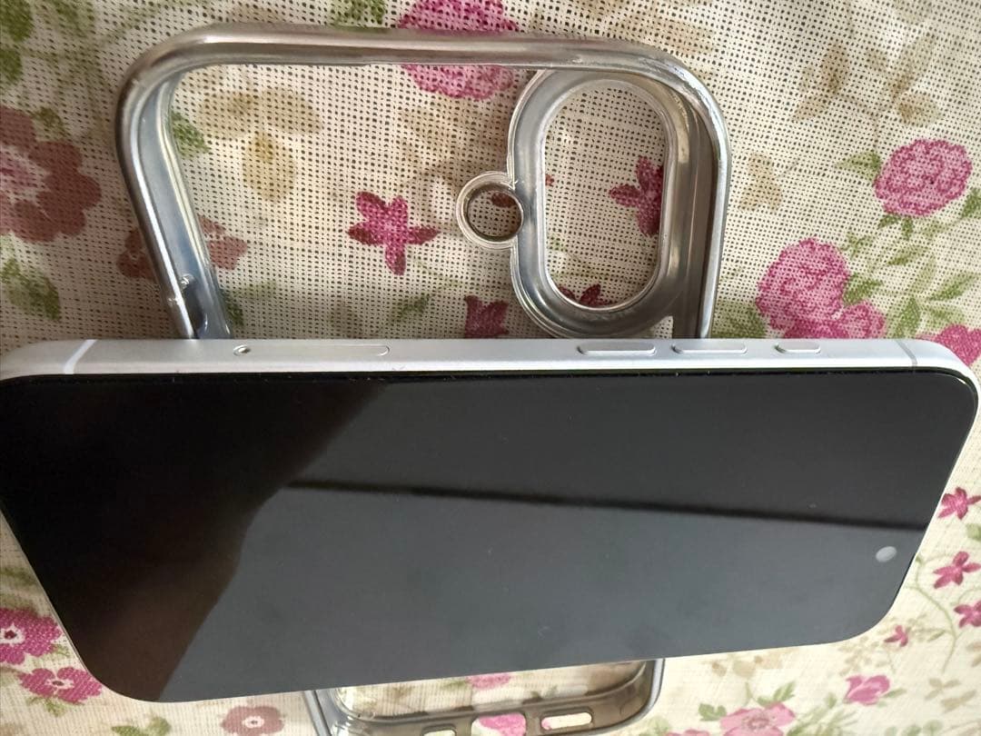 iPhone16 White￼￼￼￼￼ 128G +覗き見防止ガラスフィルム1枚