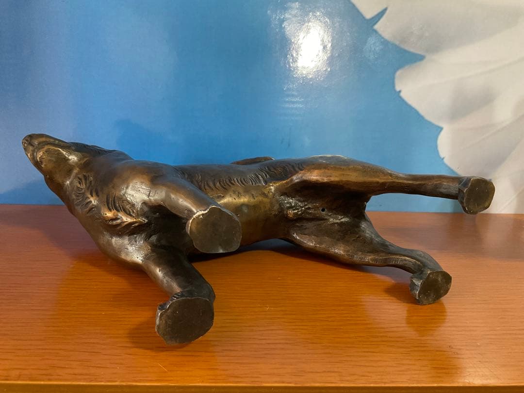 犬の置物　美術工芸品　　置物　　いぬ　インテリア コレクション　金属製
