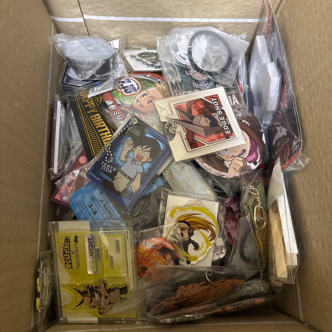 ヒロアカ　まとめ売り　大量　缶バッジ　アクスタ　300点