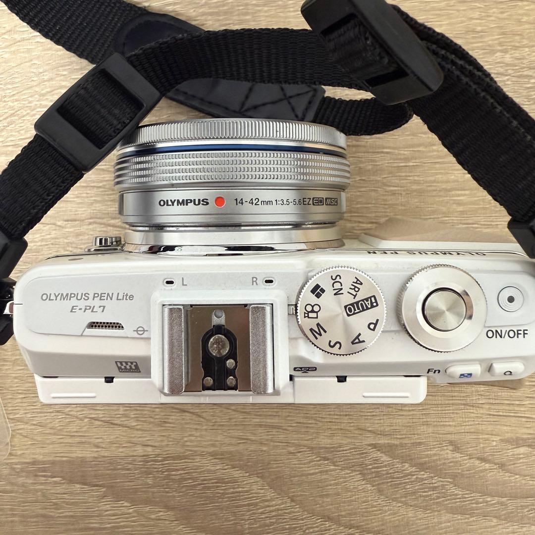 オリンパス ミラーレス一眼OLYMPUS PEN Lite E-PL7 ホワイト