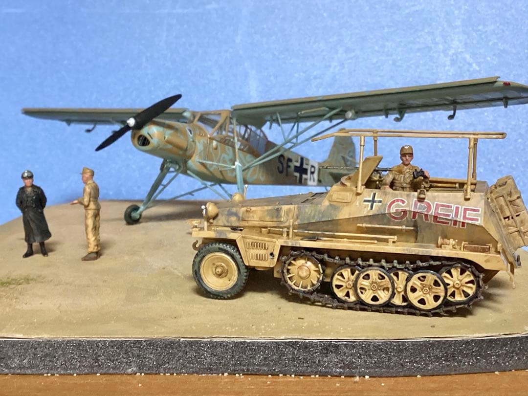 1/48グライフとシュトルヒ完成品
