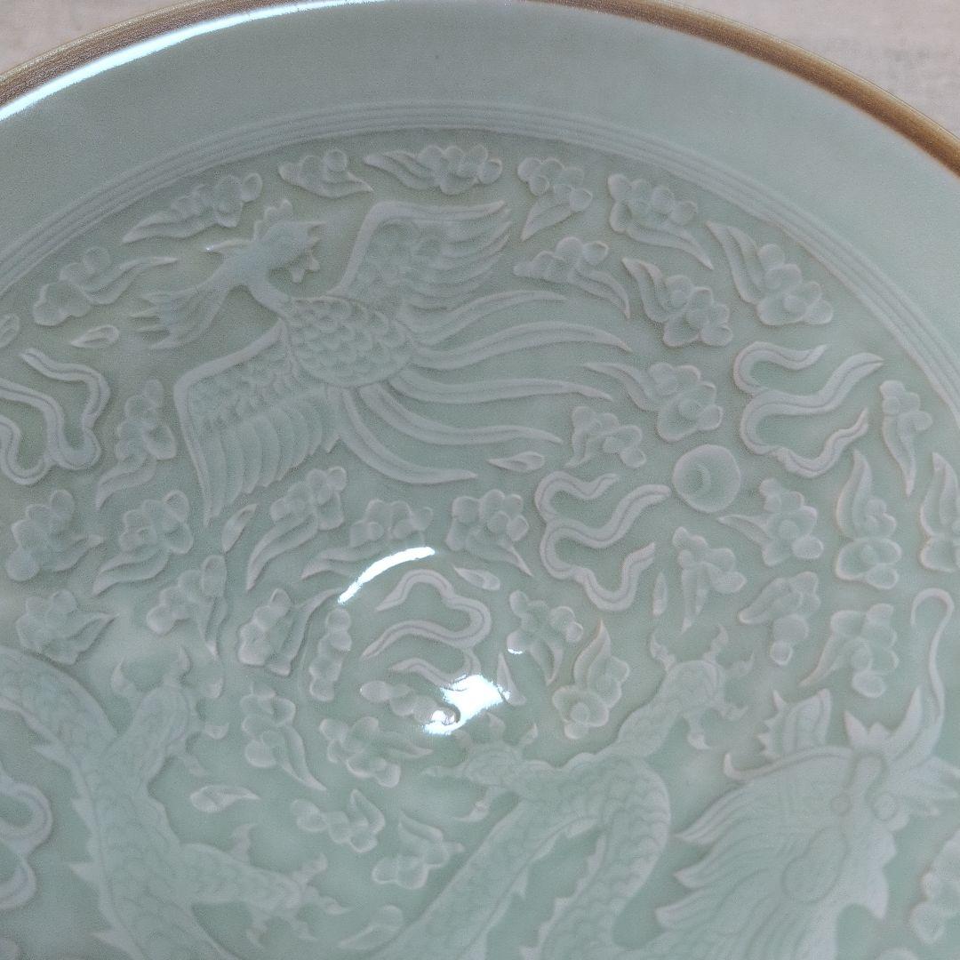 茶道具　青磁平茶碗　龍と鳳凰の図柄　化粧箱入