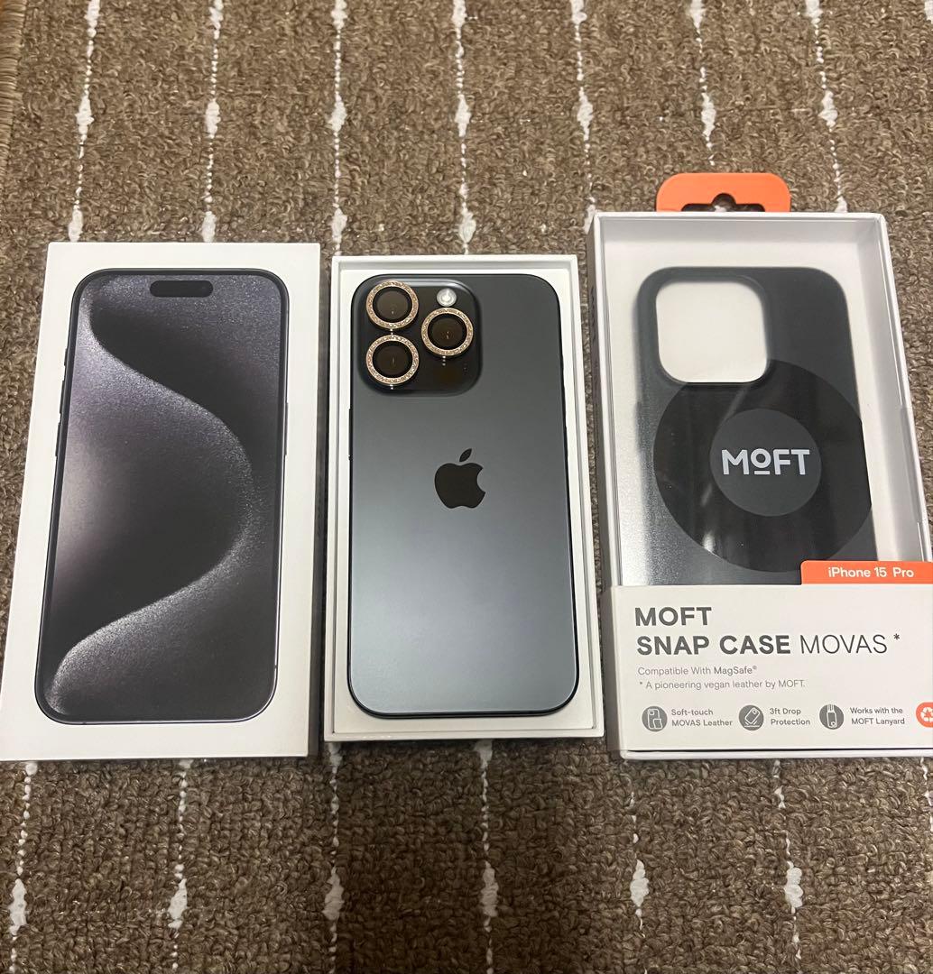 iPhone 15 Pro 128GB MOFT SNAP CASEケース付き。