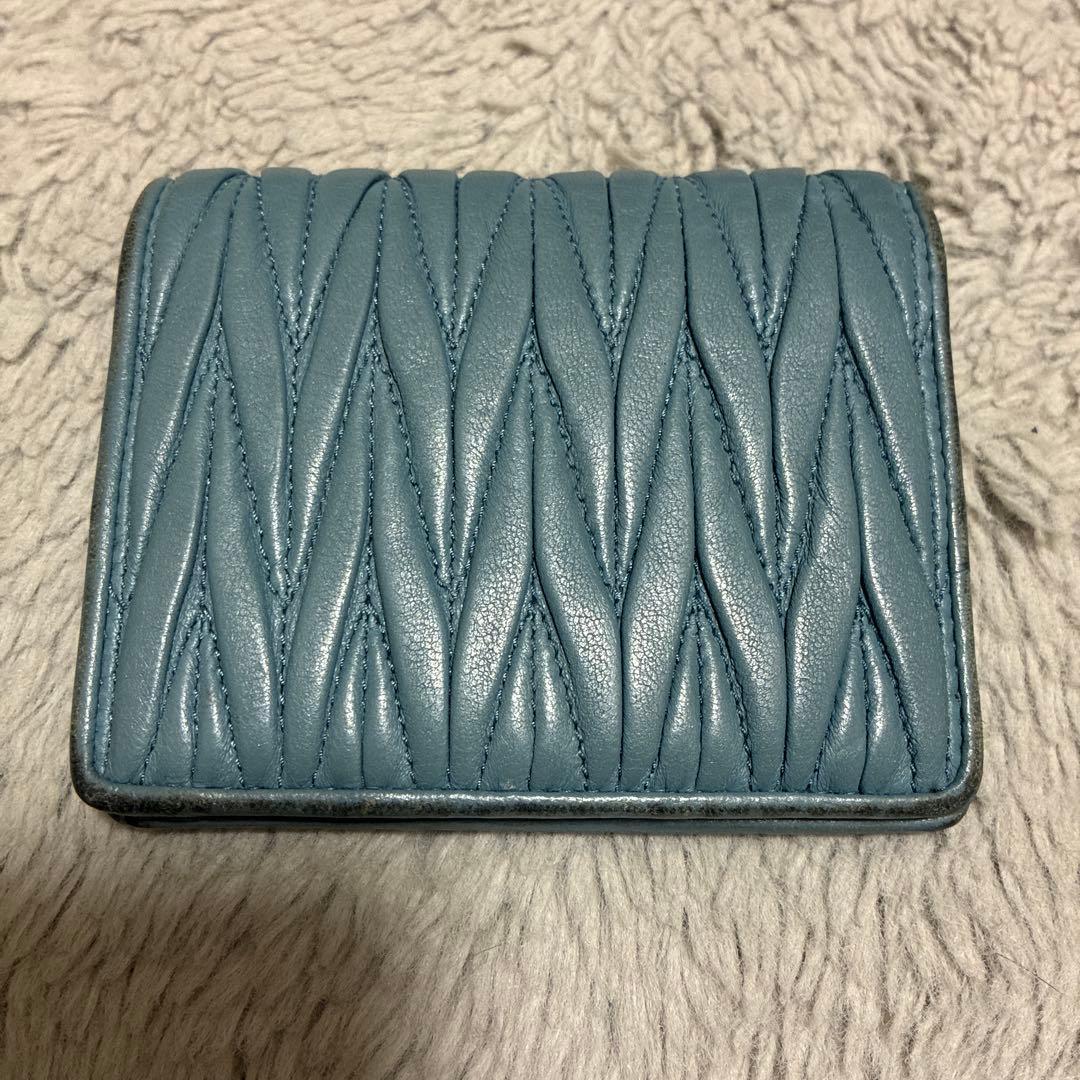 miu miu 二つ折り財布 キルティング 青