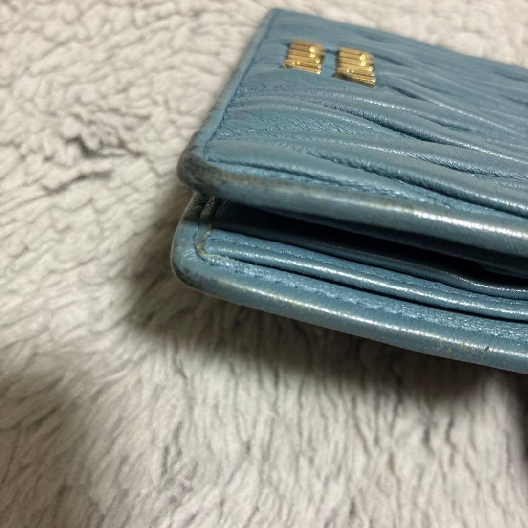 miu miu 二つ折り財布 キルティング 青
