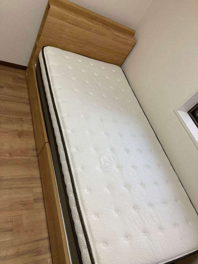 大阪北摂！引取り歓迎！ニトリ　ベッドフレームとマットレス（シングル）