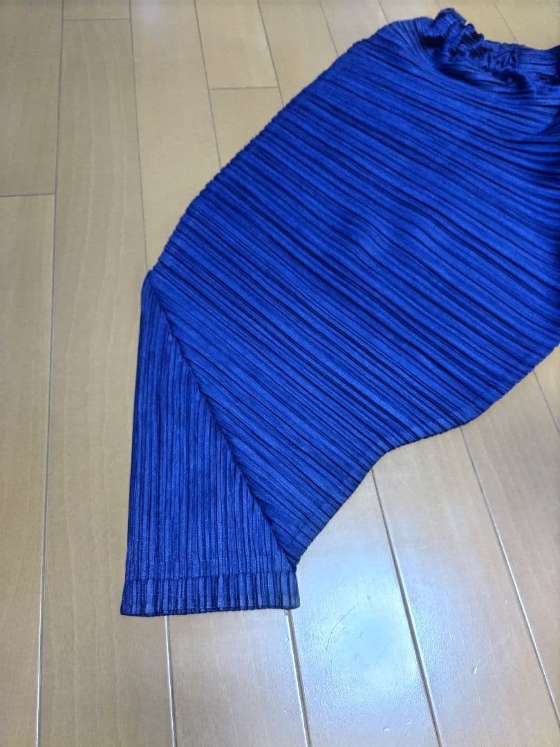 プリーツプリーズ　イッセイミヤケ　変形パンツ