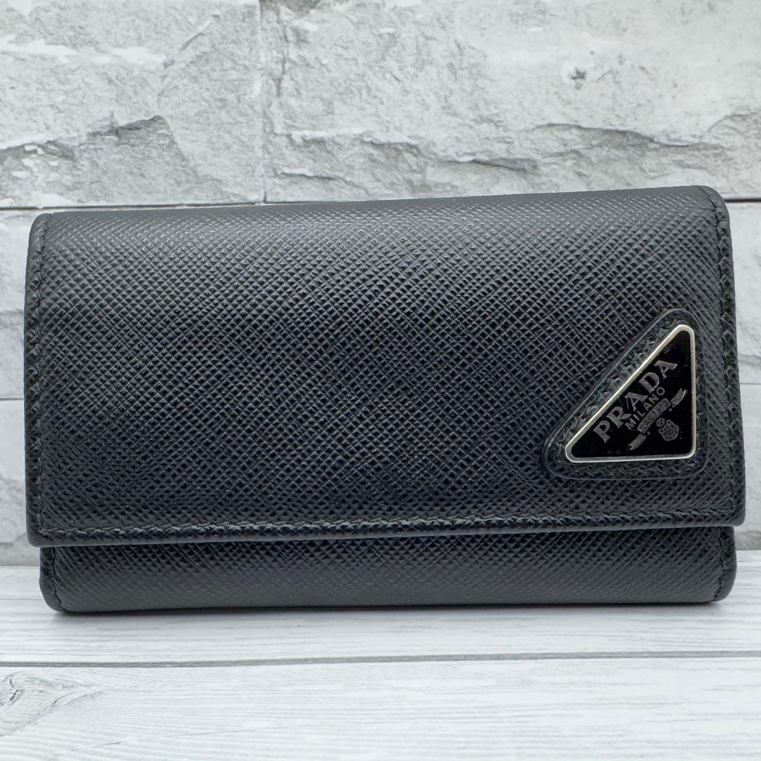 【美品】PRADA　キーケース　6連 三角ロゴ　 サフィアーノ ブラック