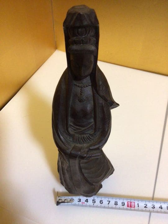 木彫　仏像？　いいお顔してます。。。