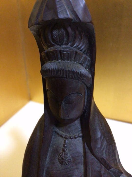 木彫　仏像？　いいお顔してます。。。