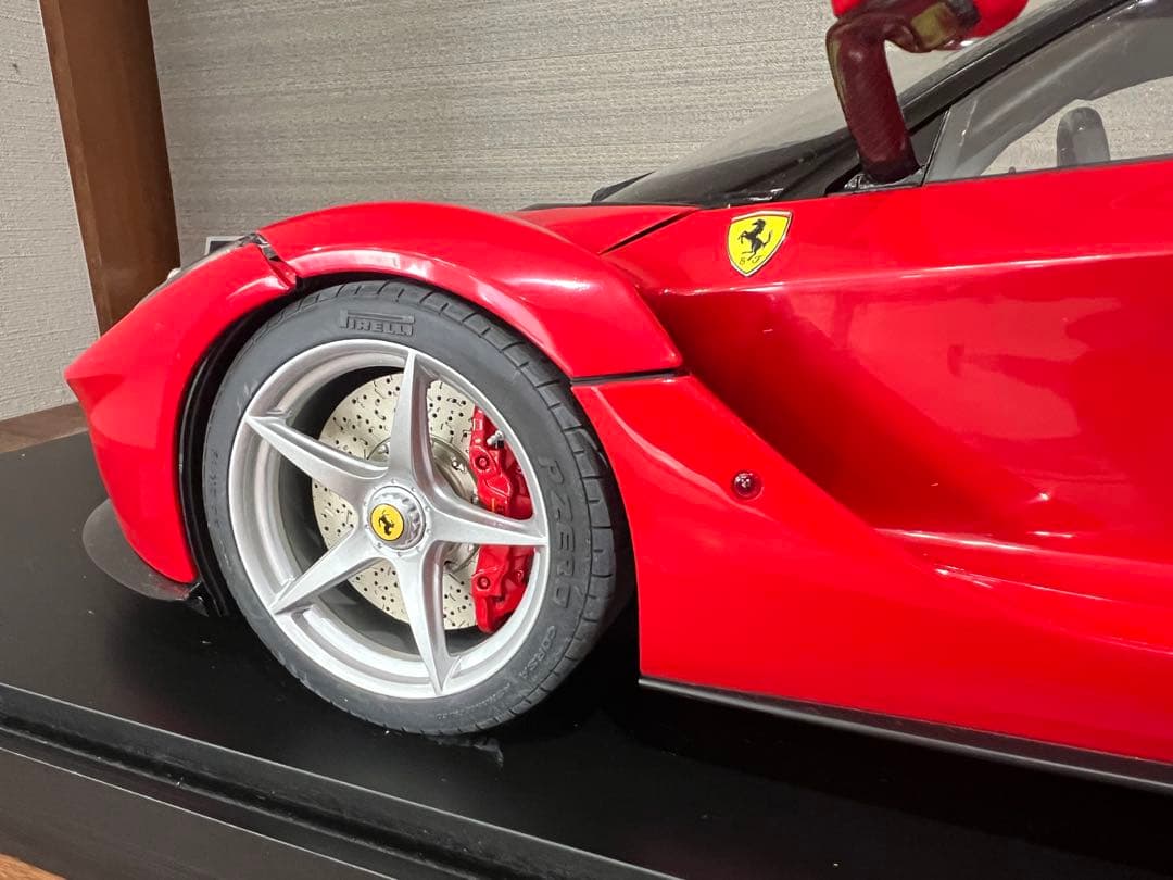 アシェットLaFerrari 1/8スケールモデル 赤