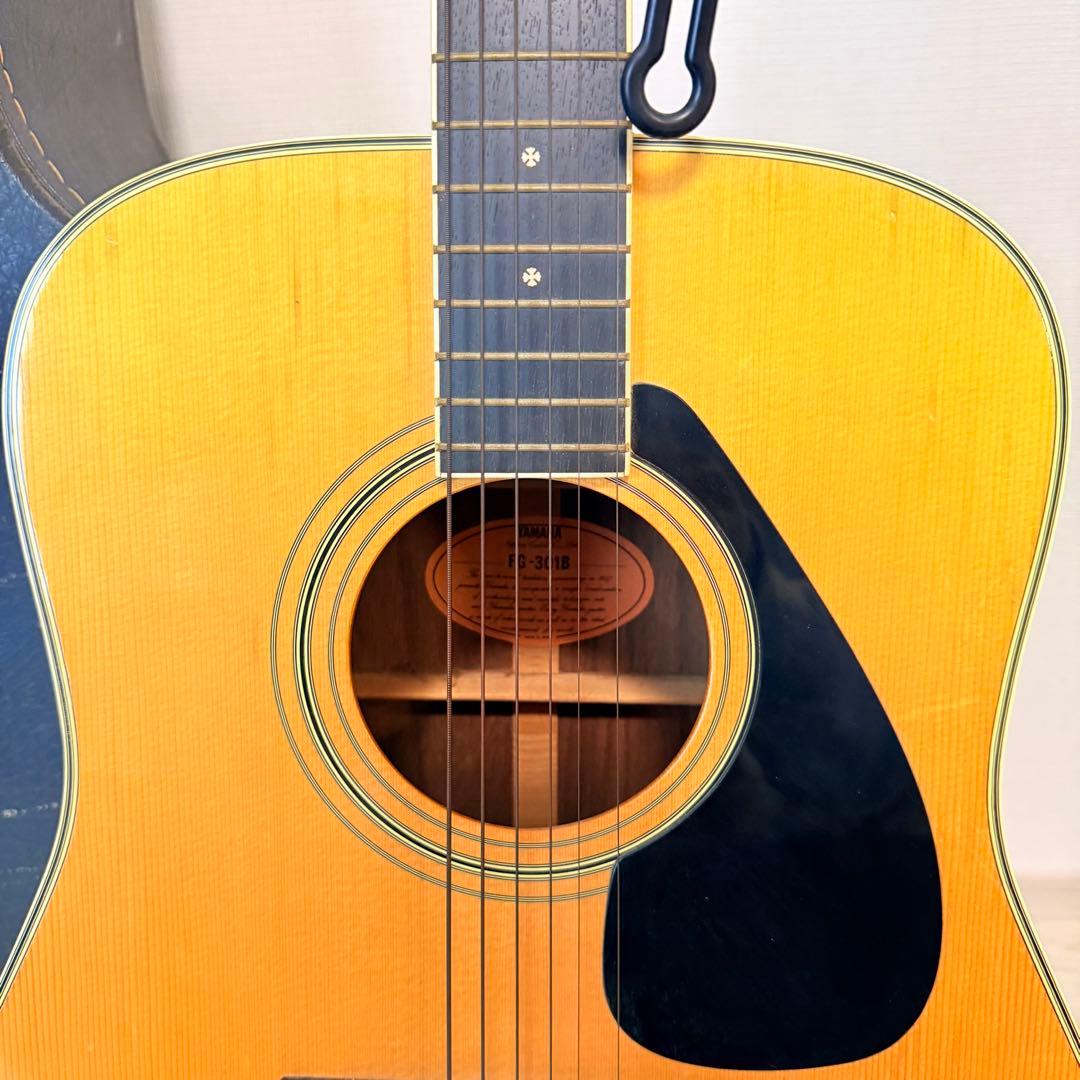 美品　YAMAHA FG-301B アコースティックギター ハードケース付