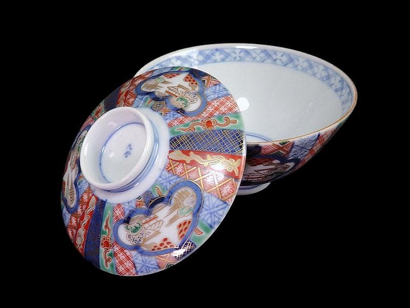 九谷　大聖寺伊万里　金襴手　山水　紋章の図　蓋茶碗　２客　361AS-DAl