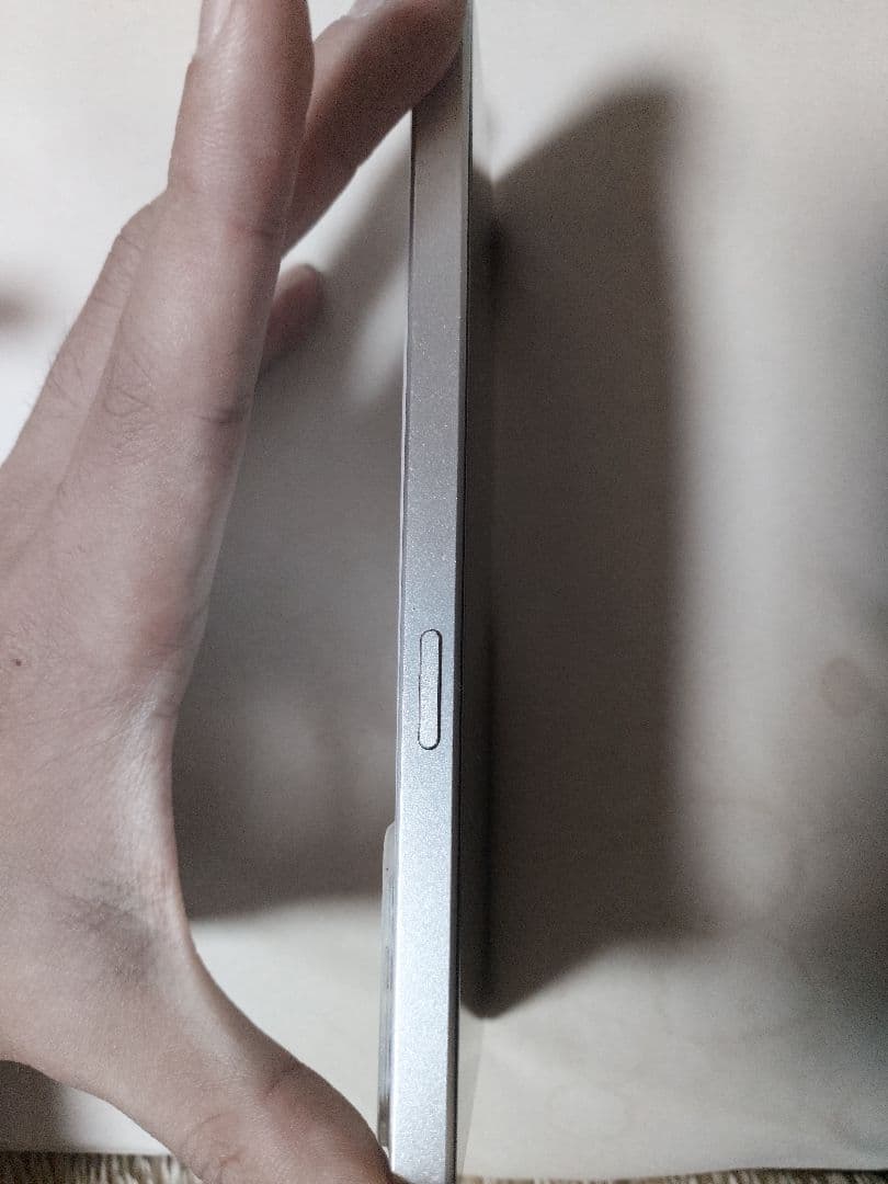 OPPO Reno 9A simフリー　ホワイト　カメラレンズ割れあり