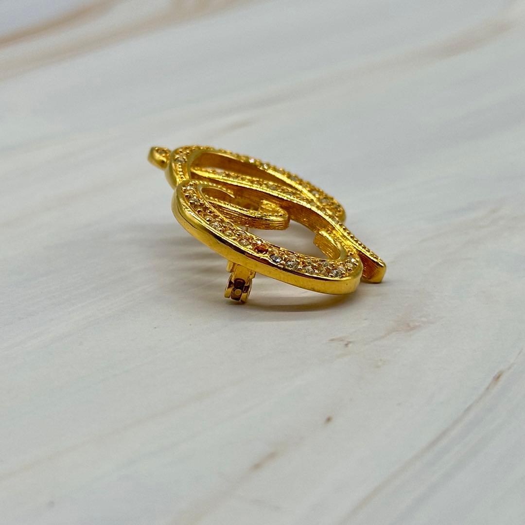 クリスチャンディオール ブローチ CDロゴ ラインストーン ゴールドカラー