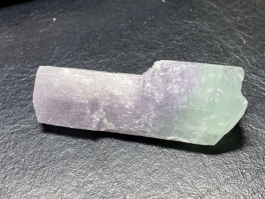 バイカラー　ヒデナイト　(クンツァイト) 36g