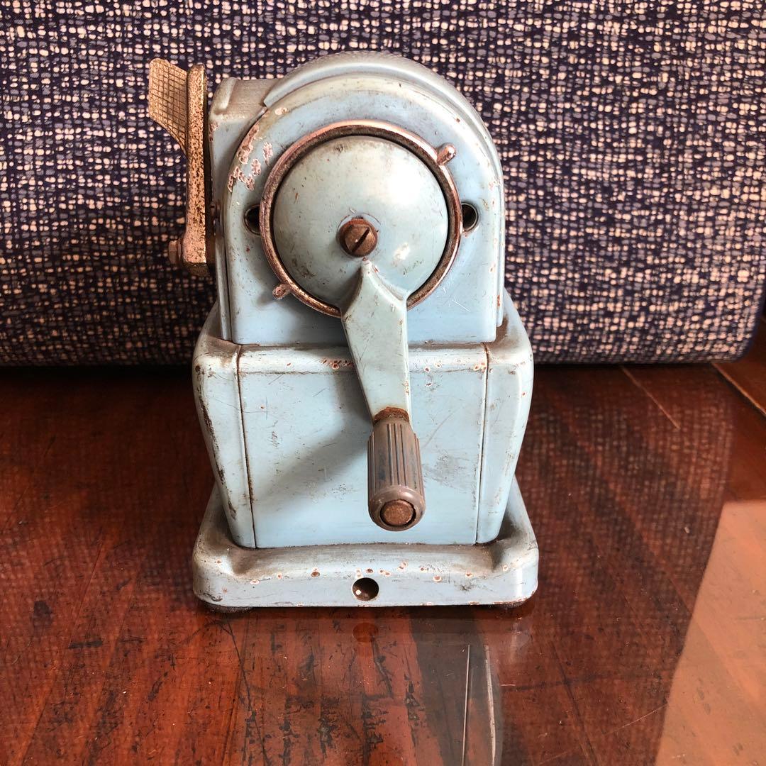 レトロ 水色 手動鉛筆削り