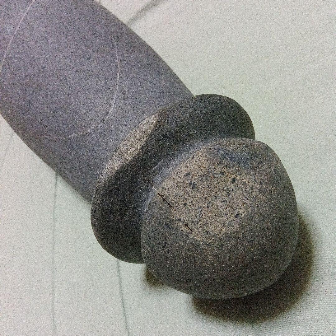 シーでございます　「考古資料」縄文遺跡、磨製石器、安山岩、　石棒、縄文、