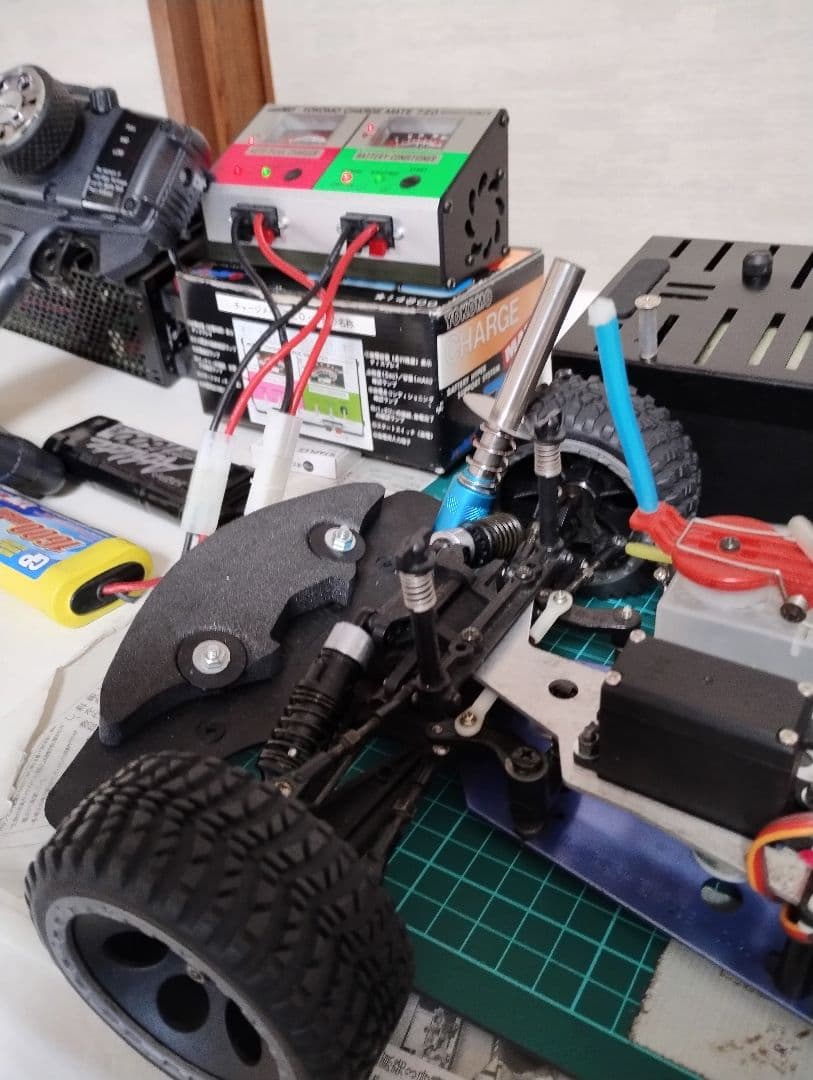 始動・稼働確認済み、京商製２速式エンジン ラジコンカー 本体と付属品