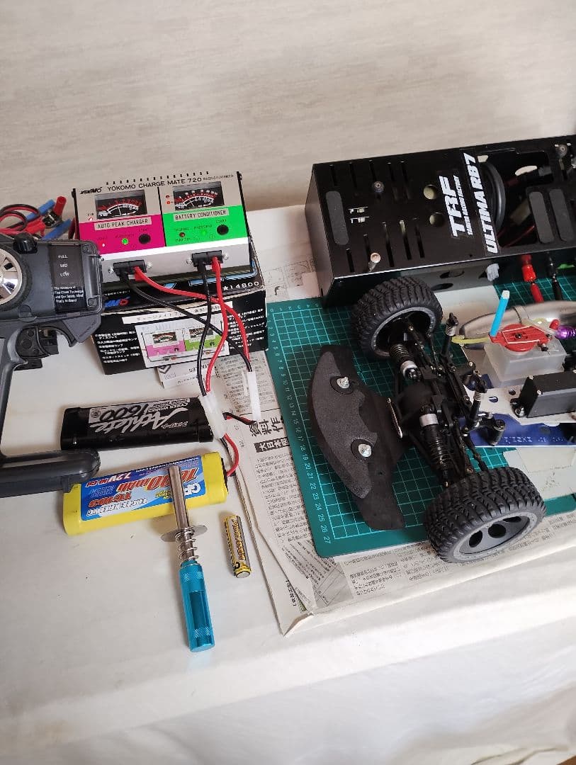 始動・稼働確認済み、京商製２速式エンジン ラジコンカー 本体と付属品