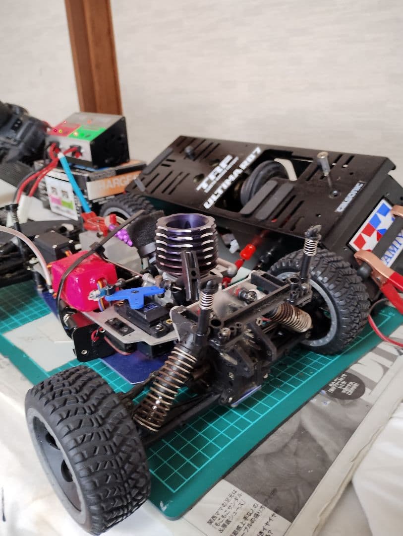 始動・稼働確認済み、京商製２速式エンジン ラジコンカー 本体と付属品