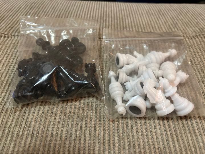 カルバン・クライン　ck-beチェス盤