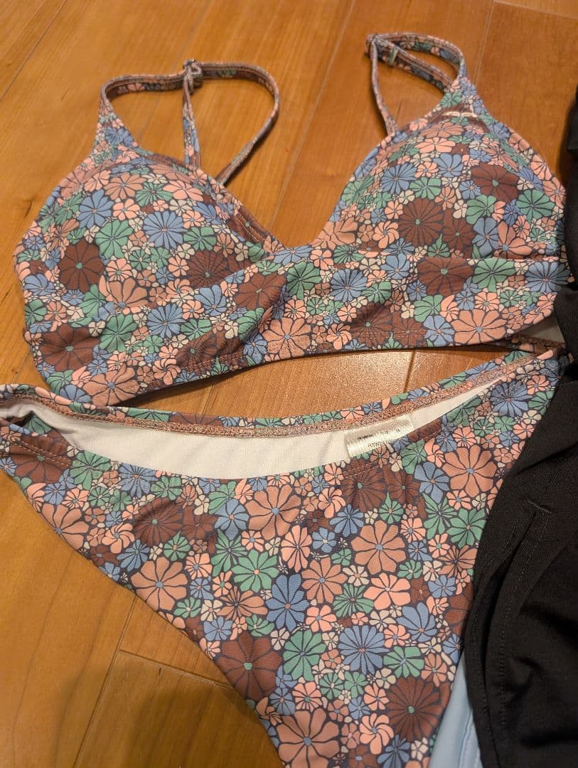 ROXY ビキニとラッシュガードセット