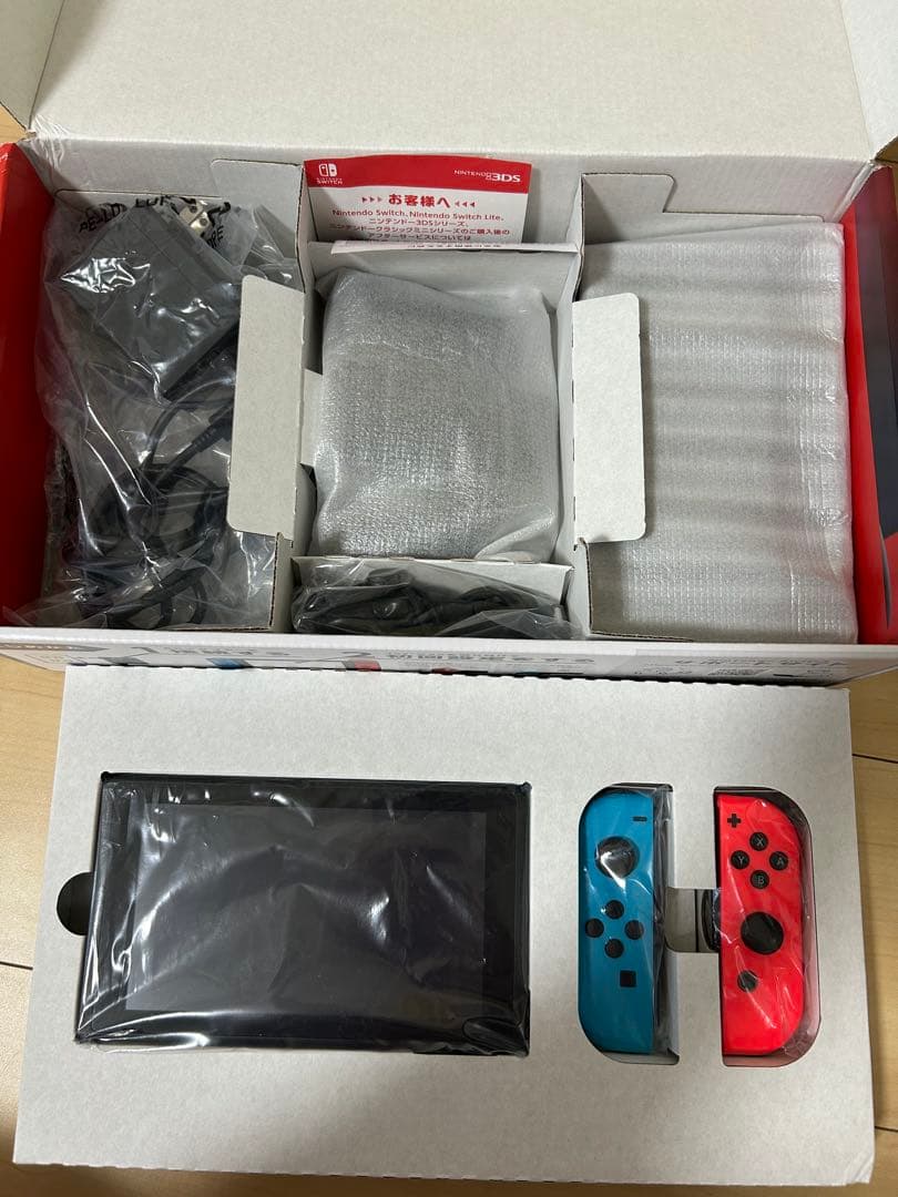 Nintendo Switch 本体 ネオンレッド/ネオンブルー