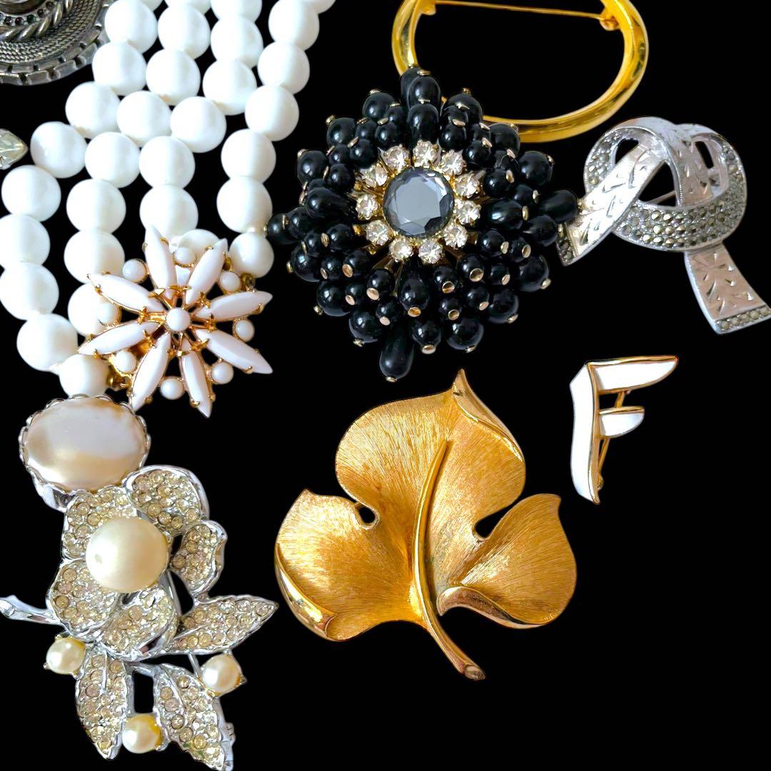 BLACK FRIDAY福袋☆ブラック&クリアカラー19点☆ブランドブローチ多数