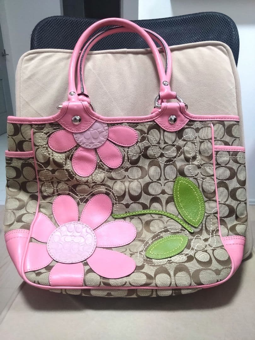 COACH コーチ　バッグ　シグネクチャー　フラワーアップリケ　F14724