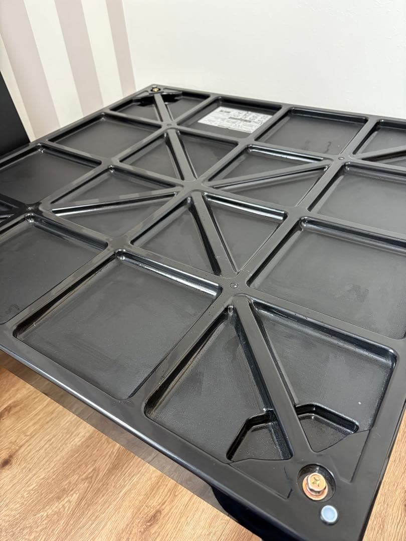 『カインズ』全面フラットヒーター　温度調整可能　正方形　黒