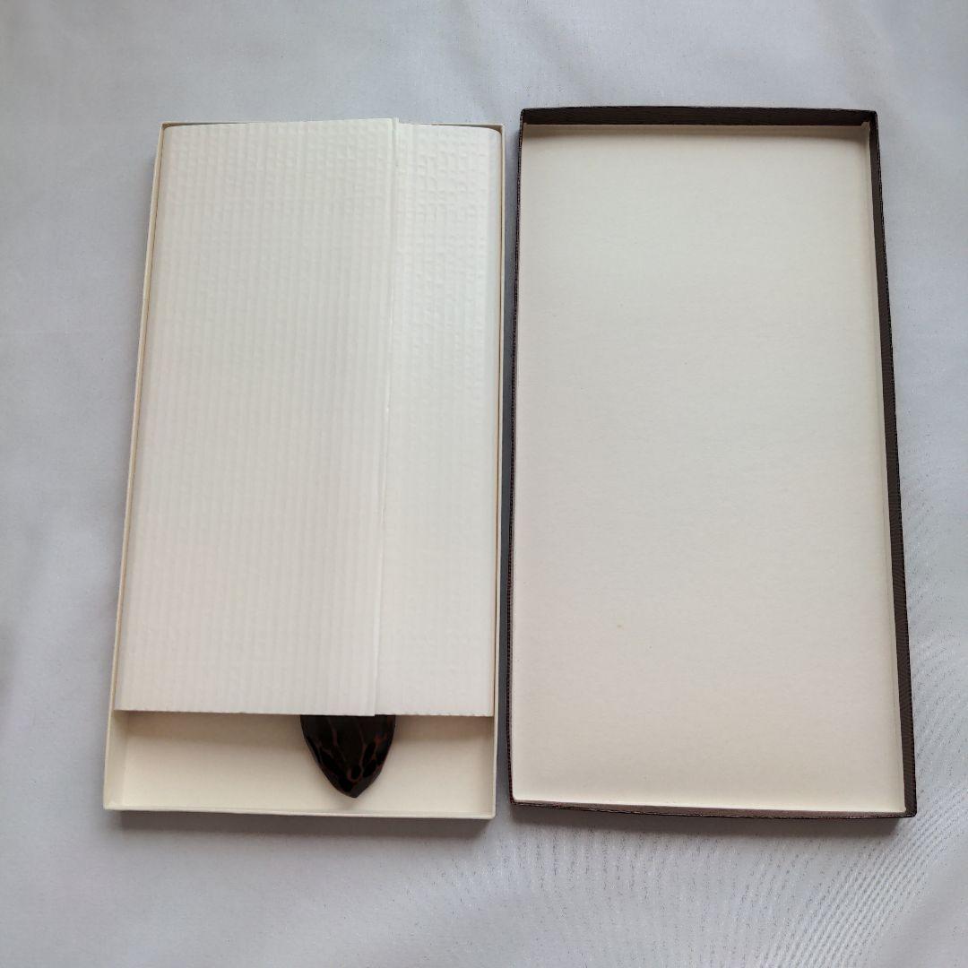 高級鎌倉彫　漆塗り 花柄 てかがみ 未使用品