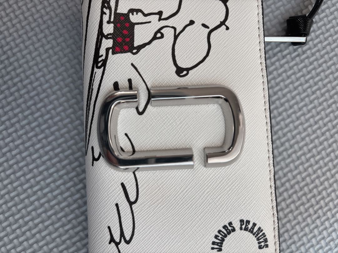 希少⭐️MARC JACOBS 二つ折り財布 PEANUTコラボ スヌーピー