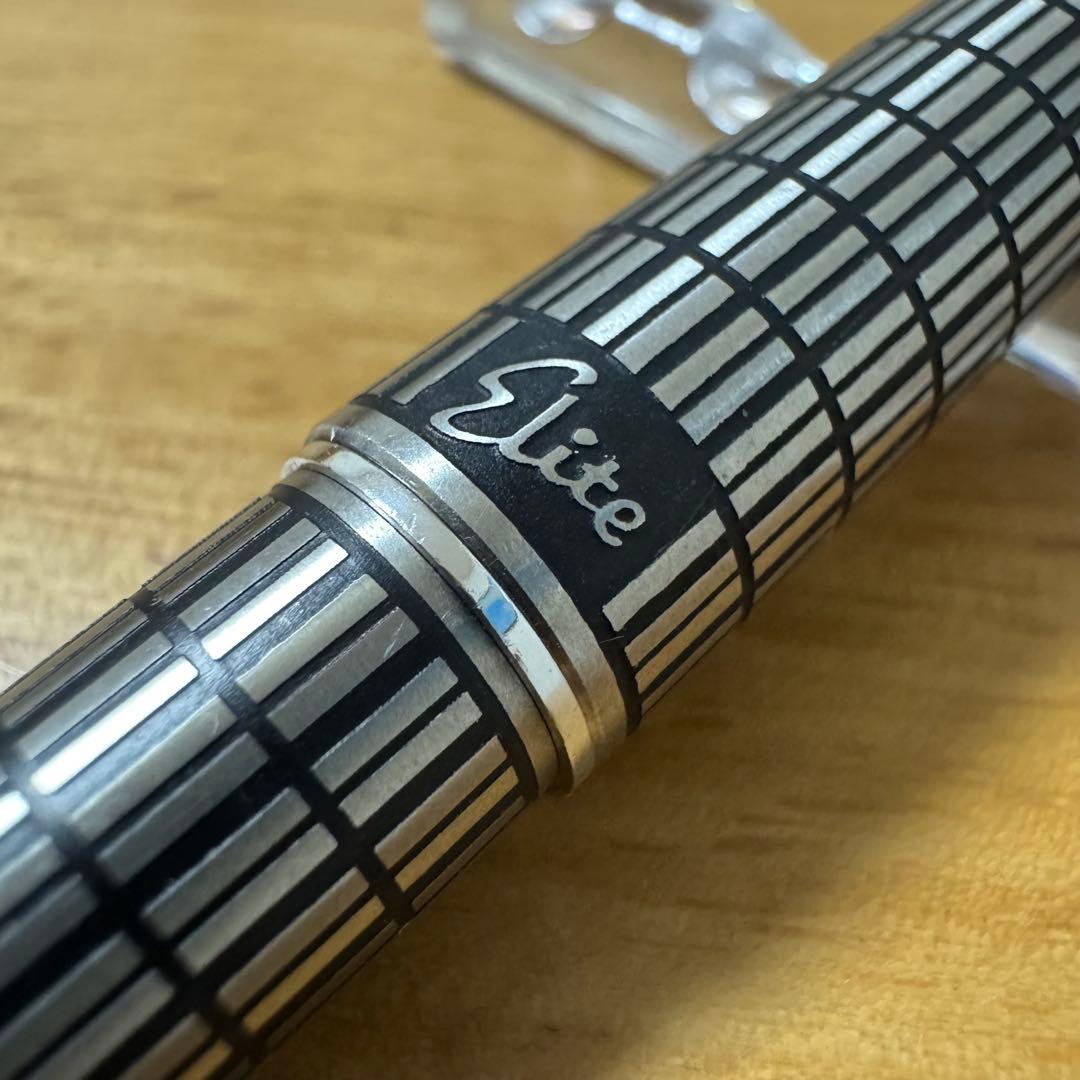 廃盤 パイロット Elite エリート 格子 万年筆 18K 750 F 蝕刻