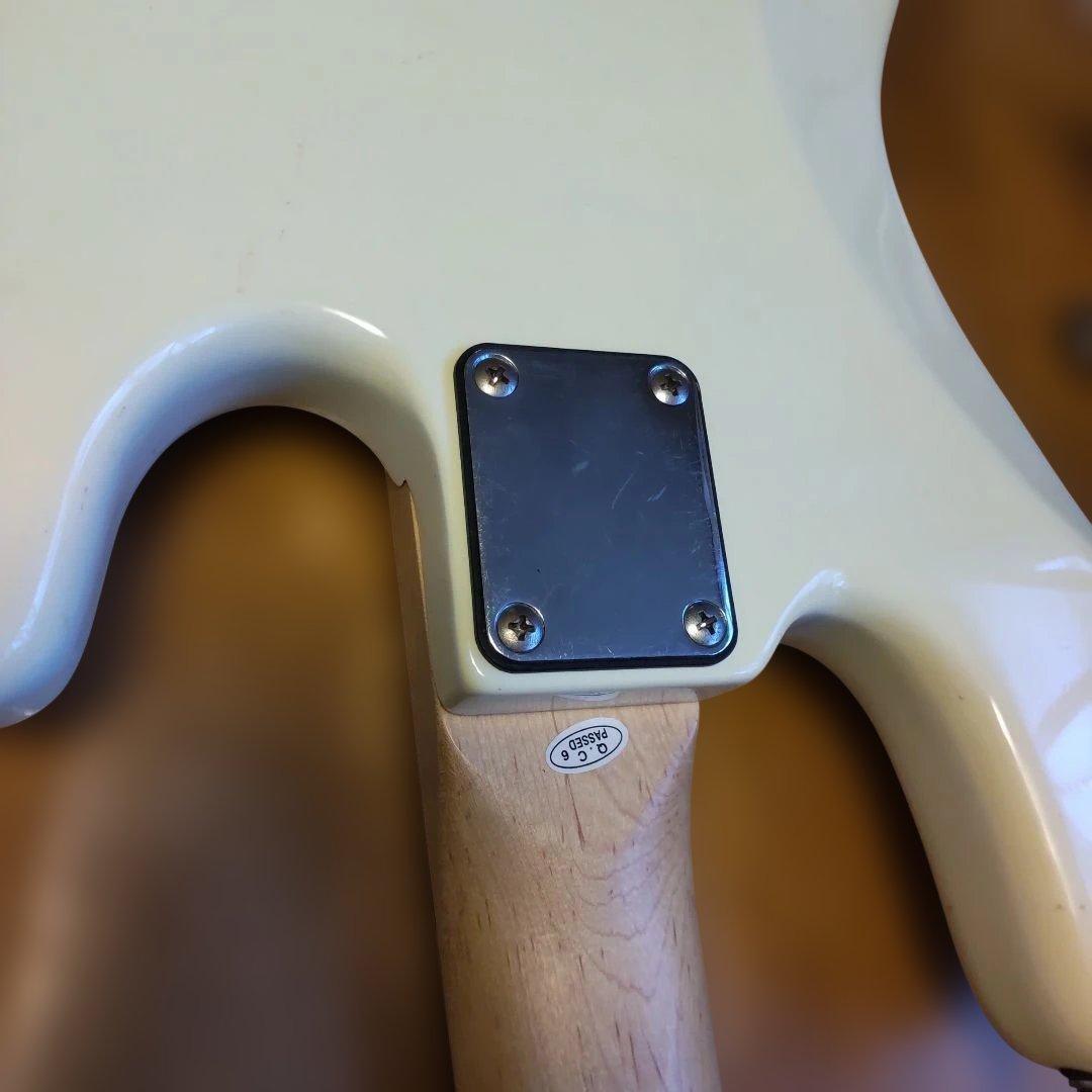 値下げ！左きき用セルダーエレキベース、B.C.大型アンプ、各種付属品付