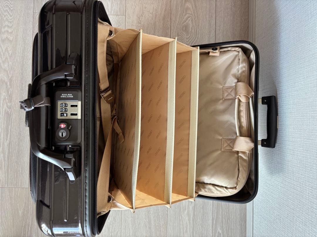 リモワキャリーバッグSalsa Deluxe Hybrid 付属品有り