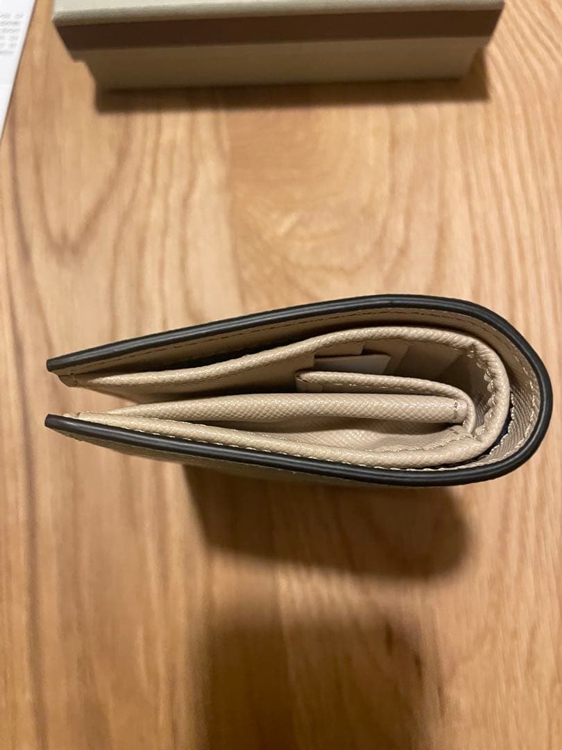 【新品・未使用】MARNI 二つ折り財布 PFMOQ14U13 LV520