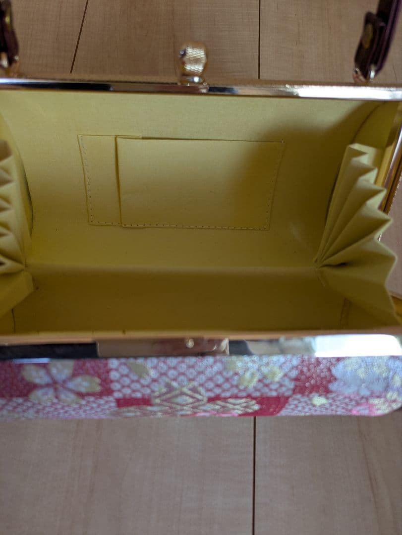 華やかでかわいい花柄 クリームピンクの振袖と小物フルセット バック 草履 髪飾り