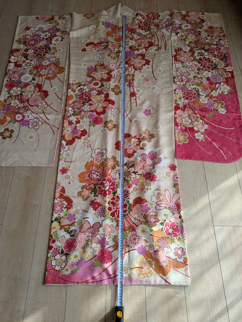 華やかでかわいい花柄 クリームピンクの振袖と小物フルセット バック 草履 髪飾り